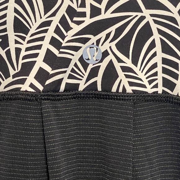 Lululemon Hustle & Bustle Tank Womens Size 8 Black Pretty Palm Black Angel Wings - Picture 6 of 9